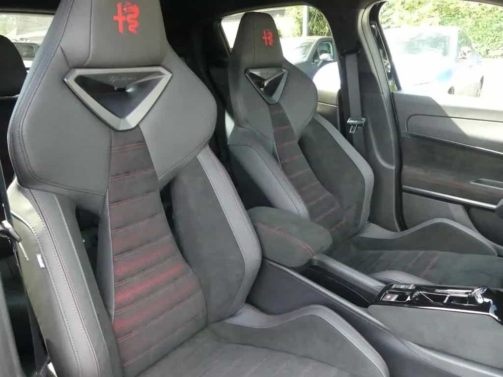 Alfa Romeo Junior IBRIDA Q4 1.2 VGT 145PS DCT6 SPORT SABELT 09/2025-photo-14