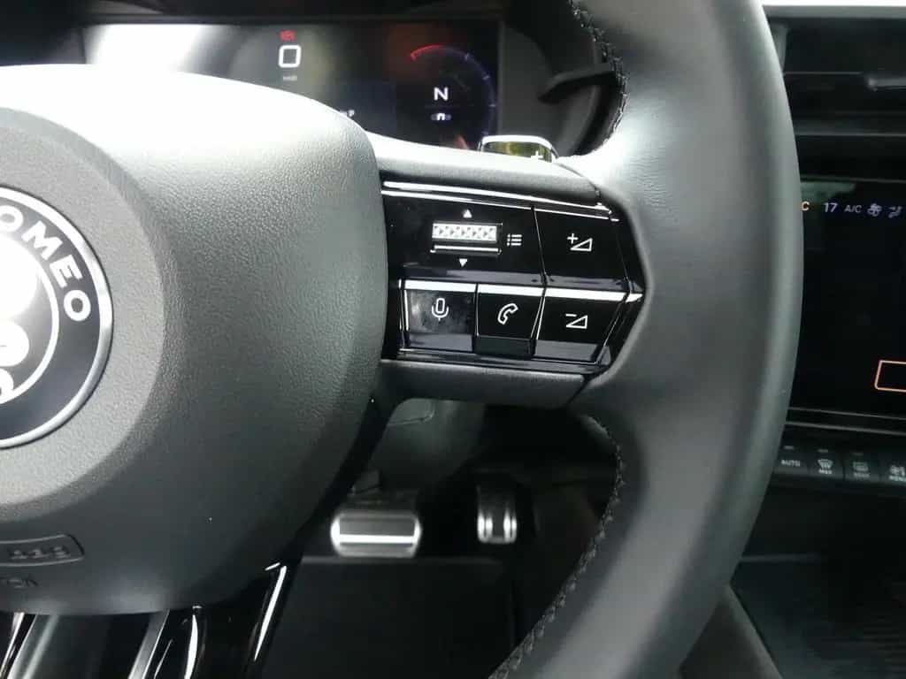Alfa Romeo Junior IBRIDA Q4 1.2 VGT 145PS DCT6 SPORT SABELT 09/2025-photo-20