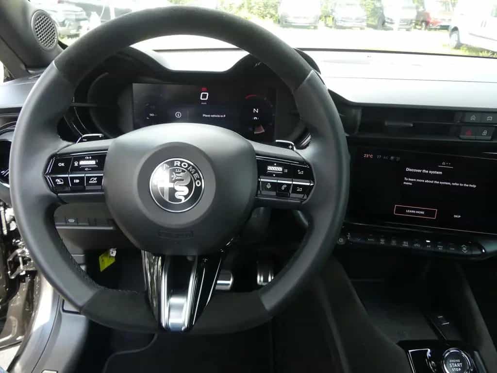 Alfa Romeo Junior IBRIDA Q4 1.2 VGT 145PS DCT6 SPORT SABELT 09/2025-photo-21