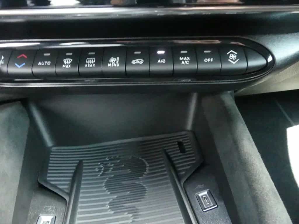 Alfa Romeo Junior IBRIDA Q4 1.2 VGT 145PS DCT6 SPORT SABELT 09/2025-photo-22