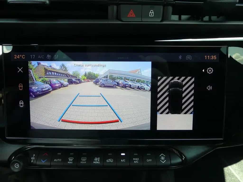 Alfa Romeo Junior IBRIDA Q4 1.2 VGT 145PS DCT6 SPORT SABELT 09/2025-photo-25