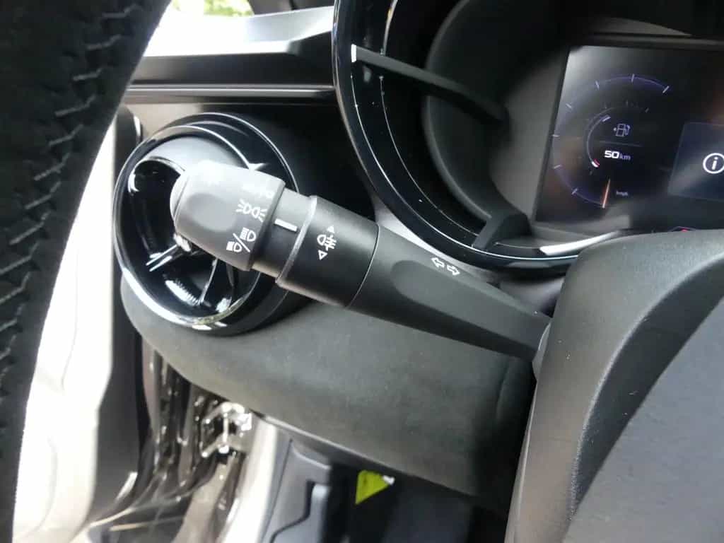 Alfa Romeo Junior IBRIDA Q4 1.2 VGT 145PS DCT6 SPORT SABELT 09/2025-photo-28