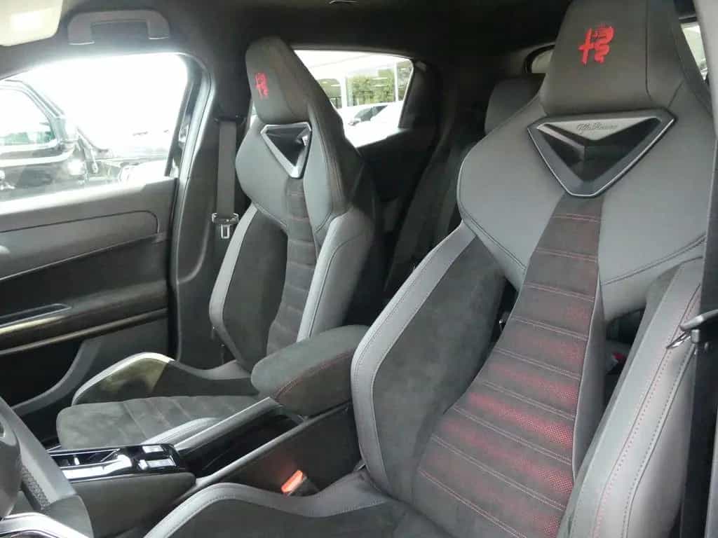 Alfa Romeo Junior IBRIDA Q4 1.2 VGT 145PS DCT6 SPORT SABELT 09/2025-photo-9
