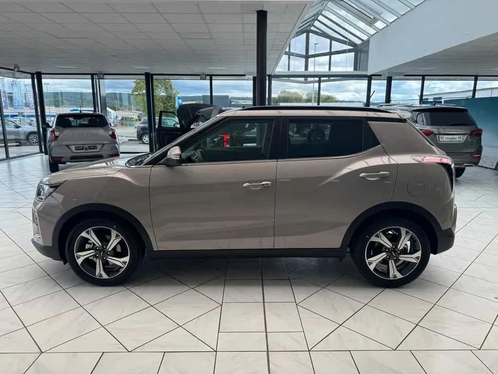 KGM Tivoli 1.5 Lux 6AT 2WD null-photo-1