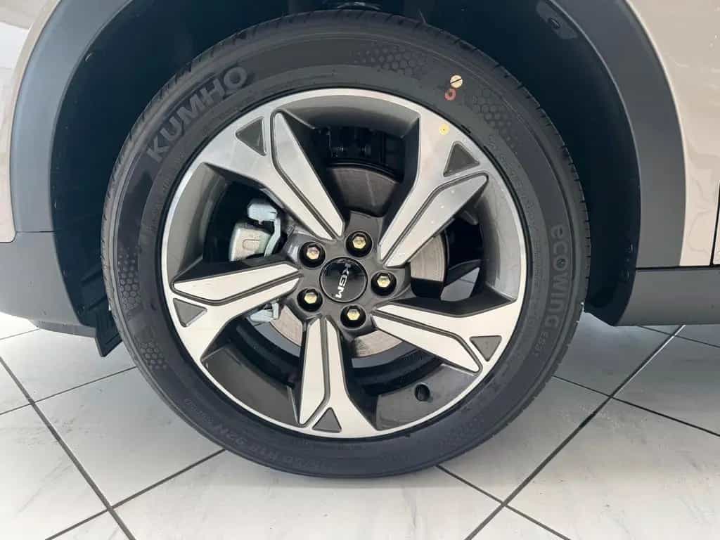 KGM Tivoli 1.5 Lux 6AT 2WD null-photo-3