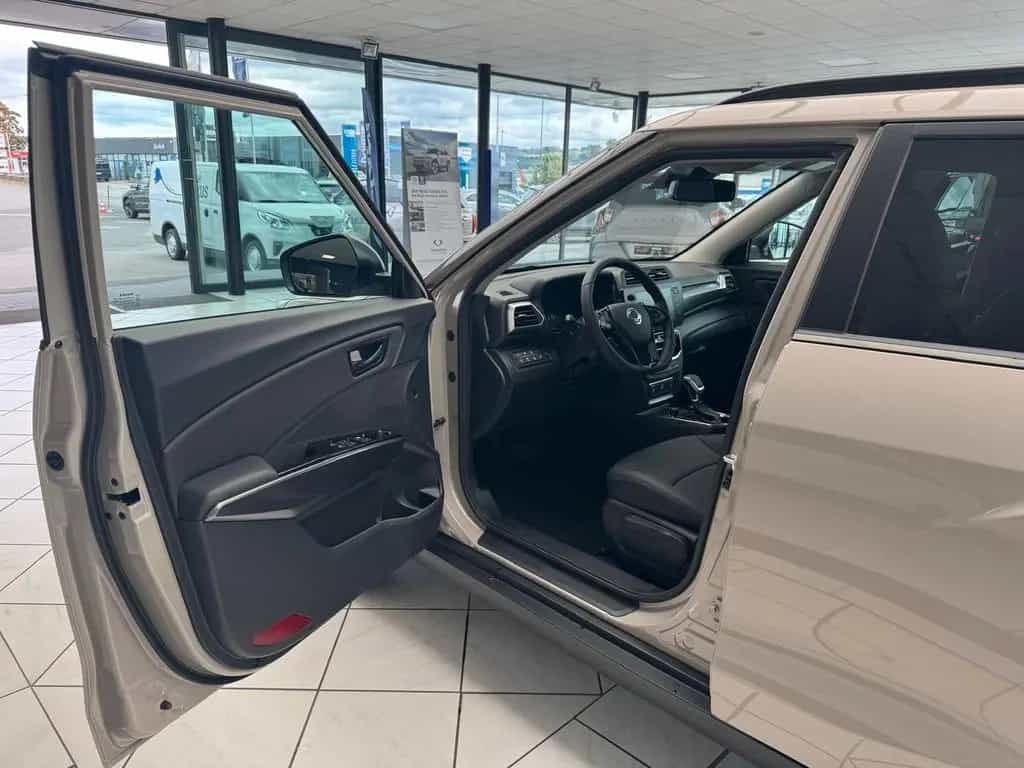 KGM Tivoli 1.5 Lux 6AT 2WD null-photo-4