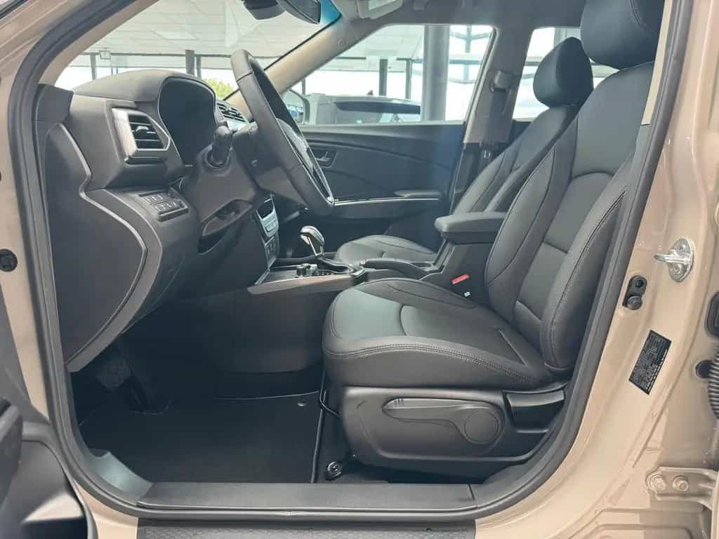 KGM Tivoli 1.5 Lux 6AT 2WD null-photo-5