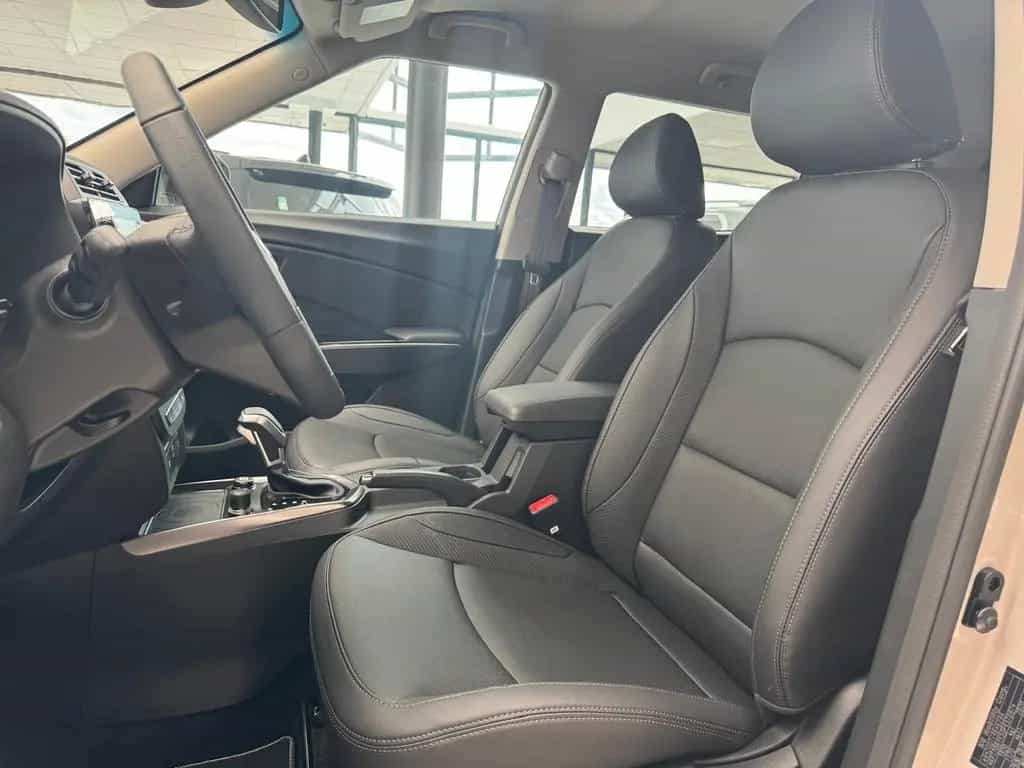 KGM Tivoli 1.5 Lux 6AT 2WD null-photo-6