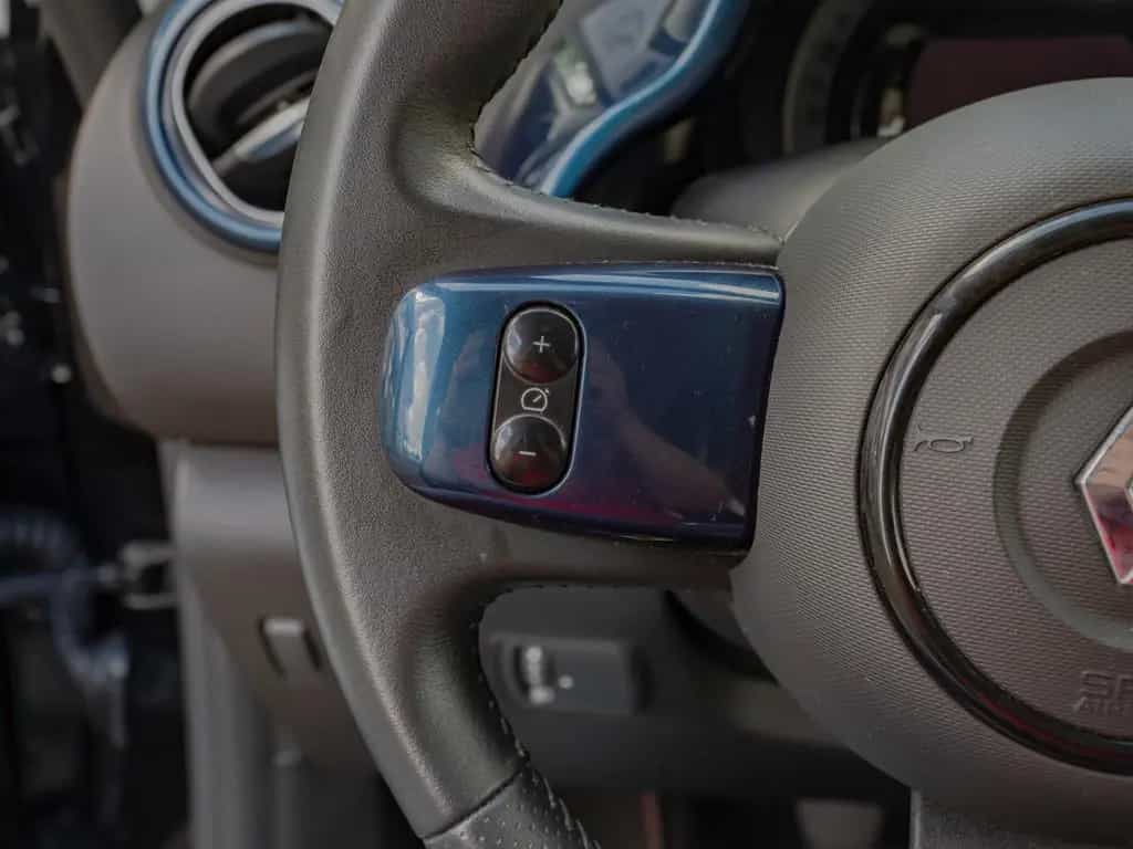 Renault Twingo TCe 90 Signature PDC SHZ KAMERA FACEL. 09/2020-photo-14