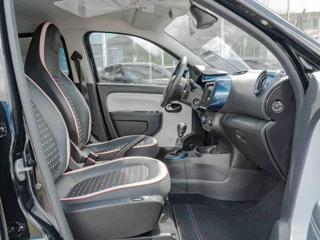 Renault Twingo TCe 90 Signature PDC SHZ KAMERA FACEL. 09/2020-photo-6