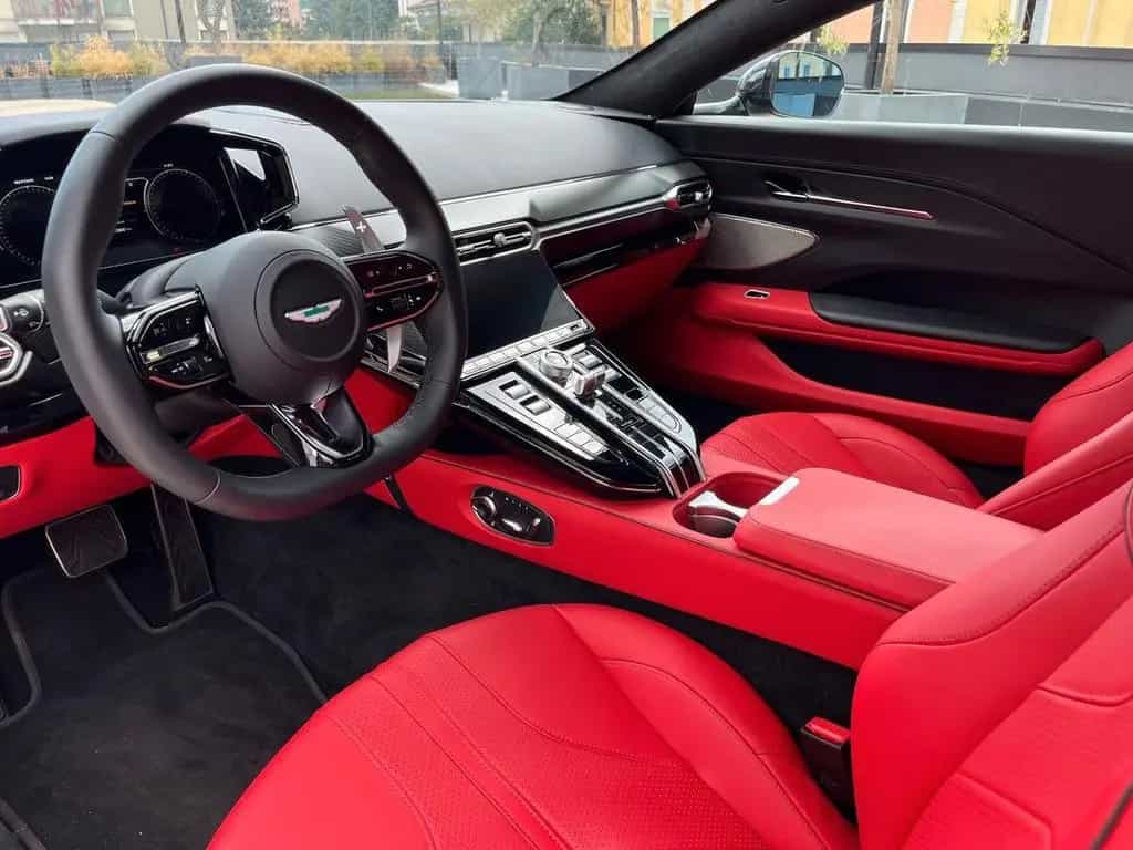 Aston Martin V8 Vantage ASTON MARTIN Vantage Coupe 4.0 V8 auto 06/2024-photo-1