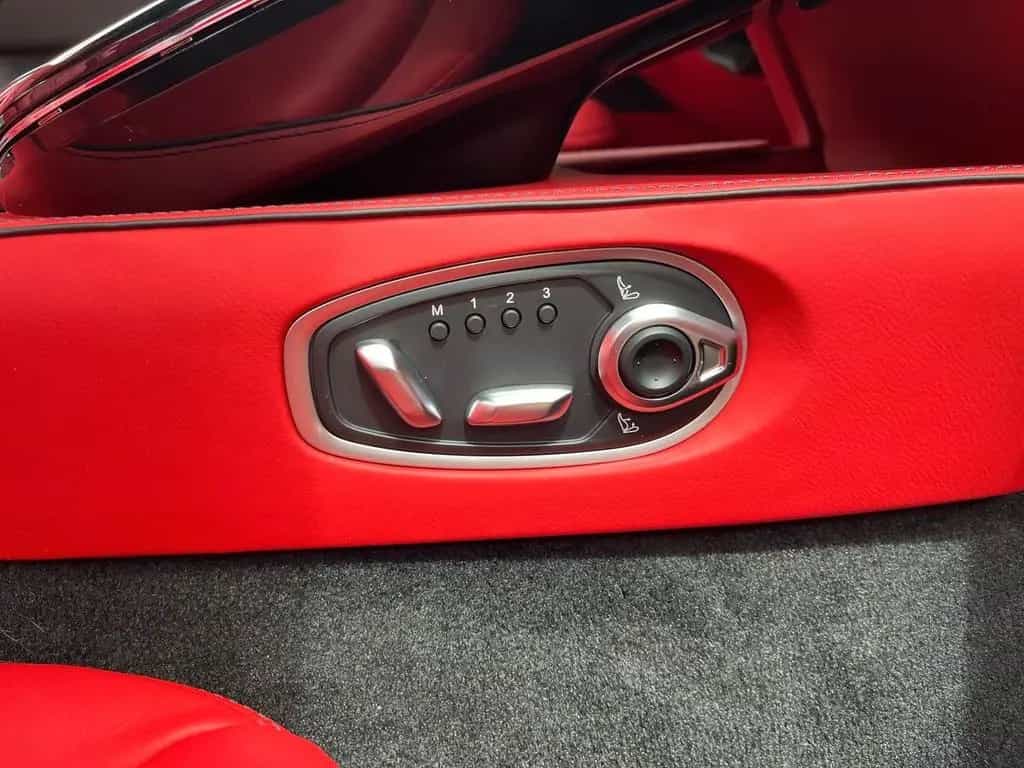 Aston Martin V8 Vantage ASTON MARTIN Vantage Coupe 4.0 V8 auto 06/2024-photo-14