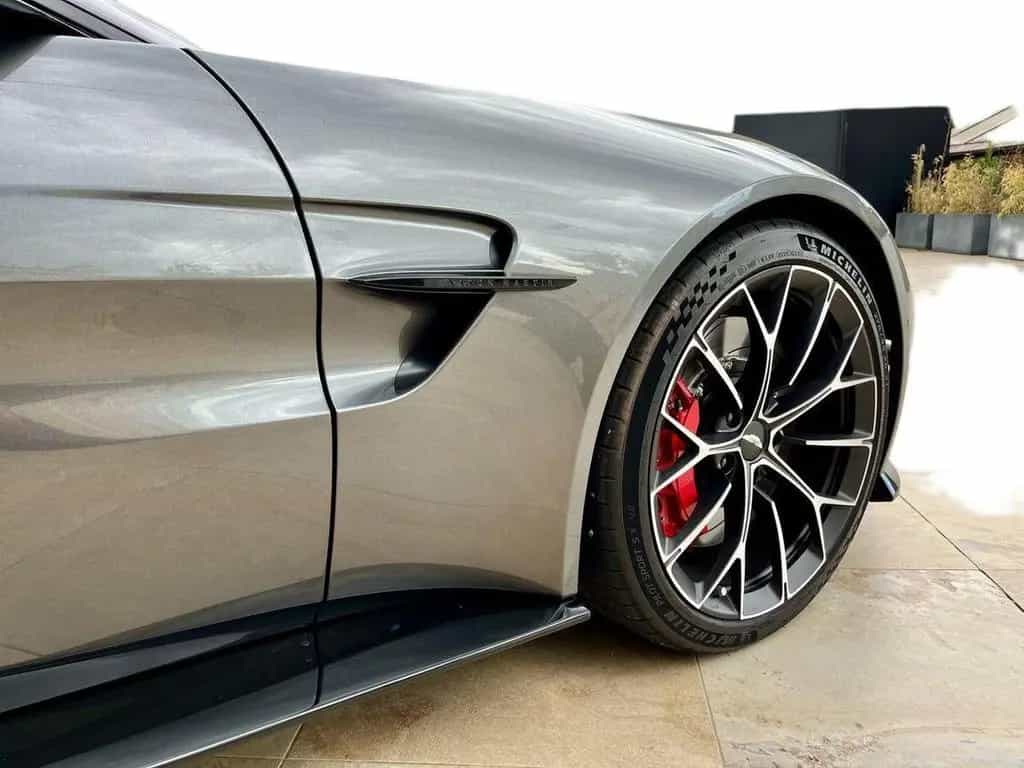 Aston Martin V8 Vantage ASTON MARTIN Vantage Coupe 4.0 V8 auto 06/2024-photo-8