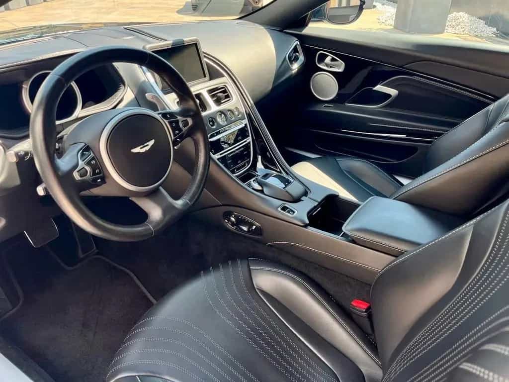 Aston Martin V8 Vantage ASTON MARTIN DB11 Coupe 4.0 V8 auto 09/2020-photo-1