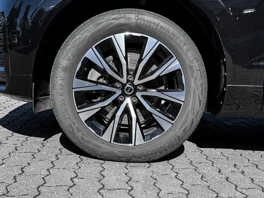 Volvo XC60 Plus Dark 2WD B4 Diesel EU6d Digitales Cock 08/2023-photo-3