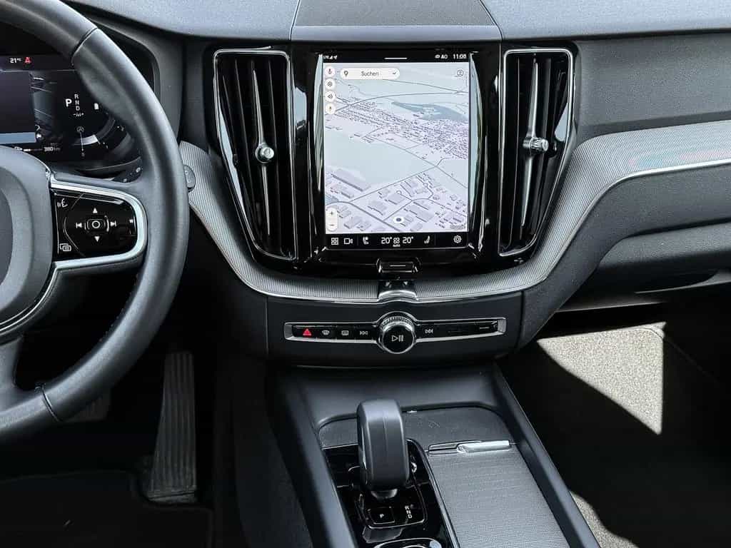 Volvo XC60 Plus Dark 2WD B4 Diesel EU6d Digitales Cock 08/2023-photo-7