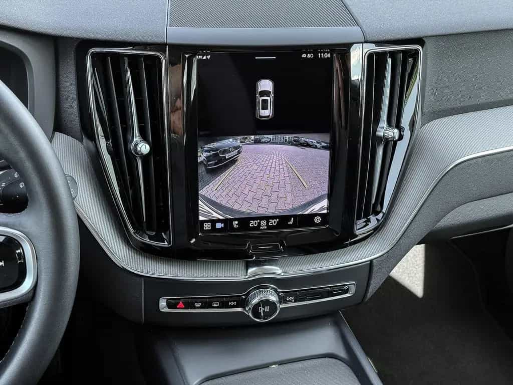 Volvo XC60 Plus Dark 2WD B4 Diesel EU6d Digitales Cock 08/2023-photo-8