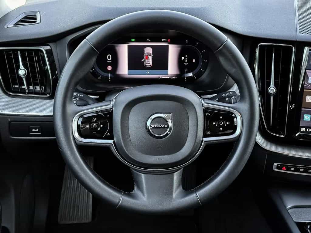 Volvo XC60 Plus Dark AWD B4 Diesel EU6d StandHZG AHK D 07/2023-photo-10