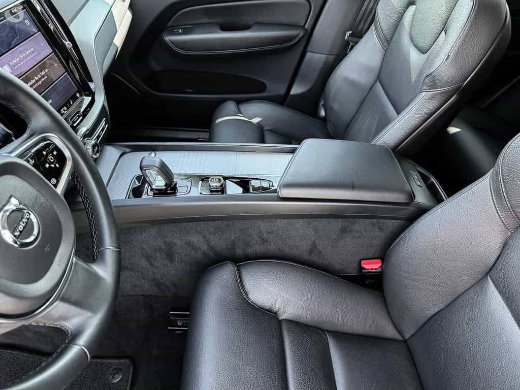 Volvo XC60 Plus Dark AWD B4 Diesel EU6d StandHZG AHK D 07/2023-photo-12