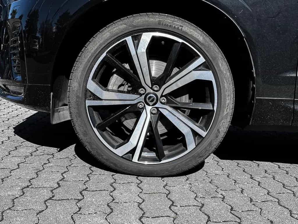 Volvo XC60 Plus Dark AWD B4 Diesel EU6d StandHZG AHK D 07/2023-photo-3