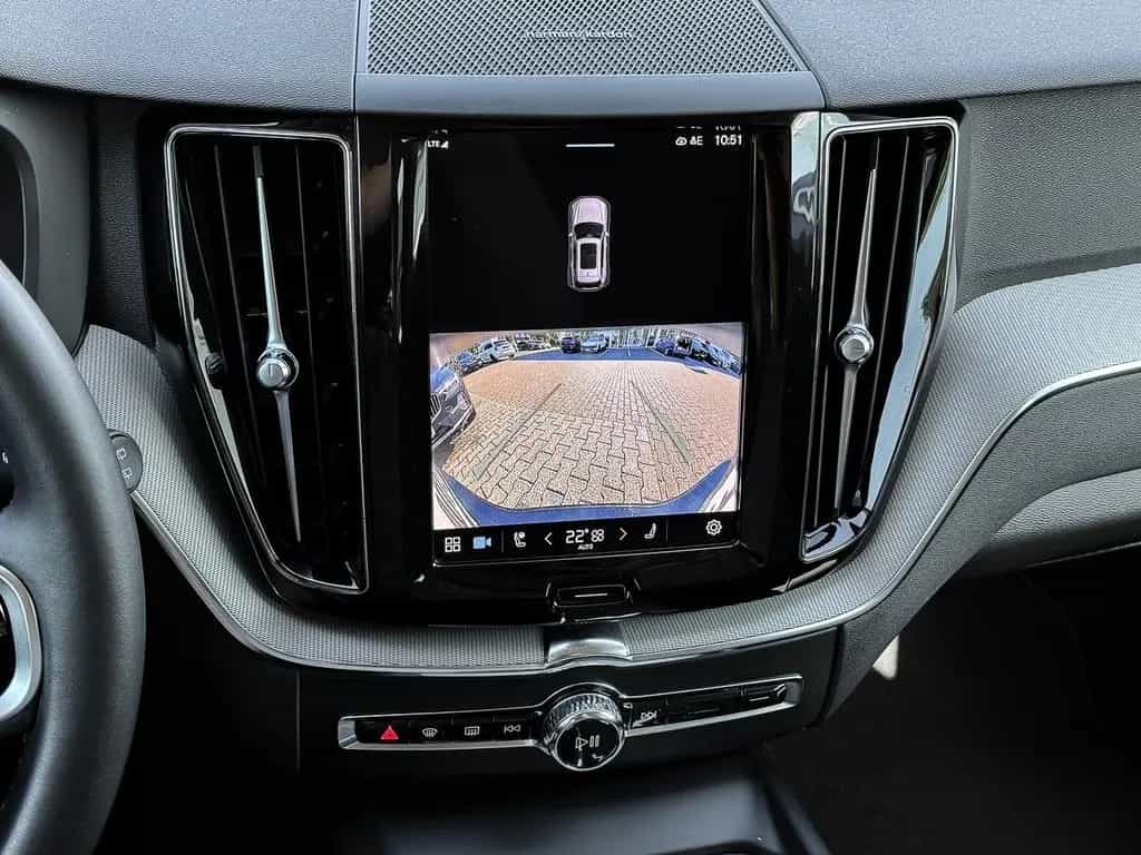 Volvo XC60 Plus Dark AWD B4 Diesel EU6d StandHZG AHK D 07/2023-photo-8