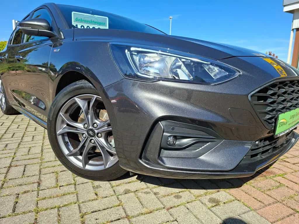 Ford Focus Lim. ST-Line+KLIMAAUTO+NAVI+FSHZ+SHZ+AHK+ 09/2018-photo-1