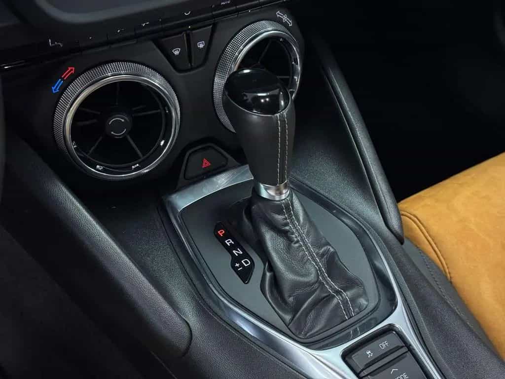Chevrolet Camaro 2,0l Turbo *AUT / LEDER* 04/2023-photo-17