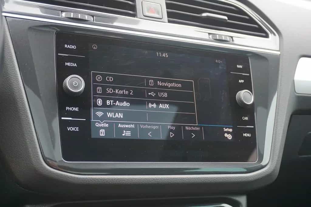 Volkswagen Tiguan 1.4 TSI LED Panorama Standheizung PDC USB 04/2018-photo-12