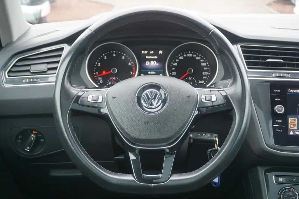 Volkswagen Tiguan 1.4 TSI LED Panorama Standheizung PDC USB 04/2018-photo-15