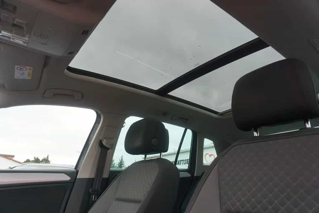 Volkswagen Tiguan 1.4 TSI LED Panorama Standheizung PDC USB 04/2018-photo-34