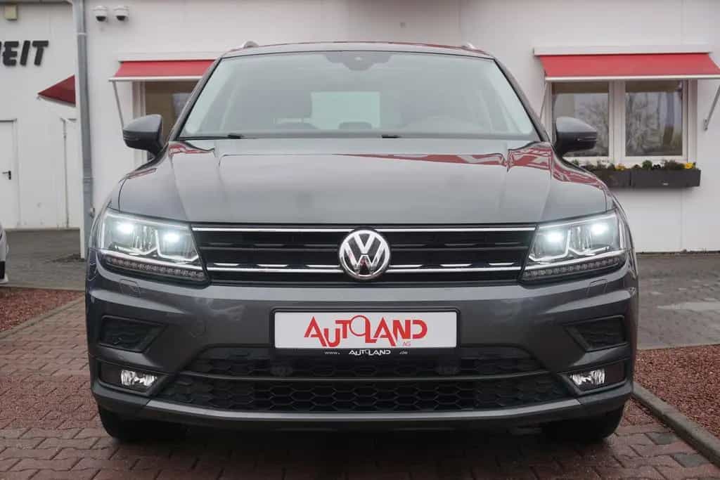 Volkswagen Tiguan 1.4 TSI LED Panorama Standheizung PDC USB 04/2018-photo-5