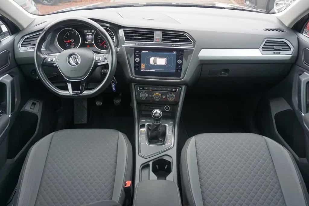 Volkswagen Tiguan 1.4 TSI LED Panorama Standheizung PDC USB 04/2018-photo-7