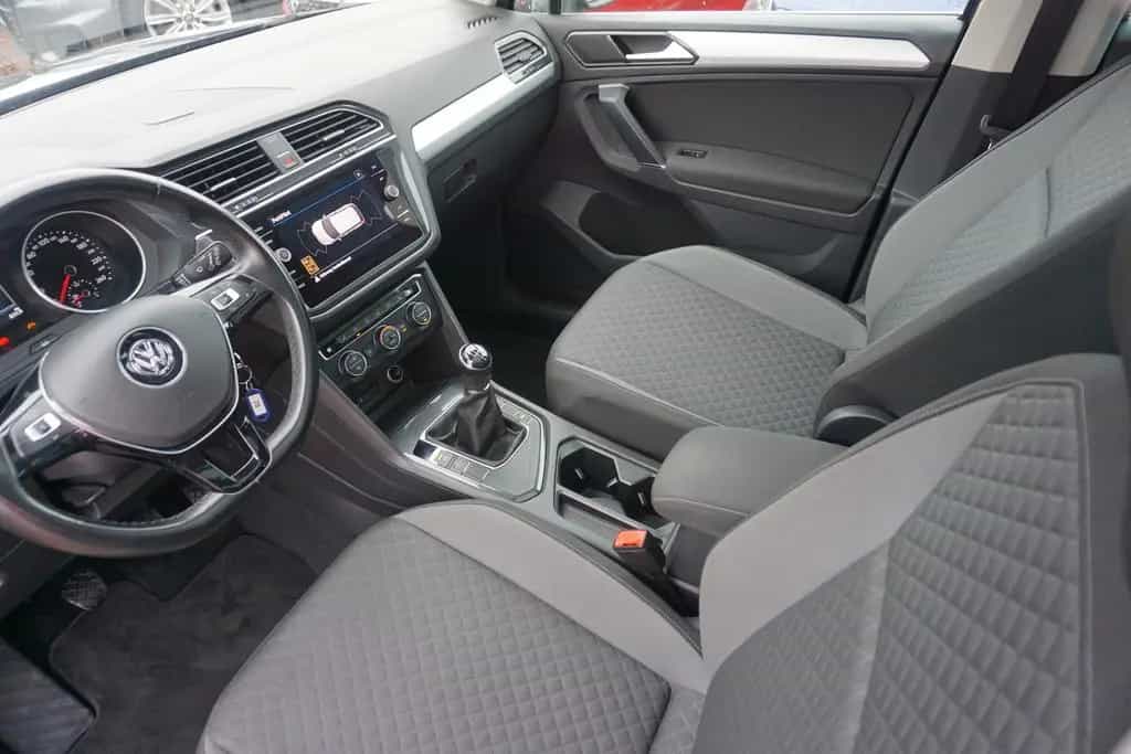 Volkswagen Tiguan 1.4 TSI LED Panorama Standheizung PDC USB 04/2018-photo-9