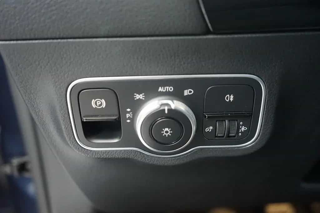 Mercedes-Benz B 180 d MBUX+NAVI+KEYLESS GO+TEMPOMAT+RÜCKFAHRKAM 05/2020-photo-19