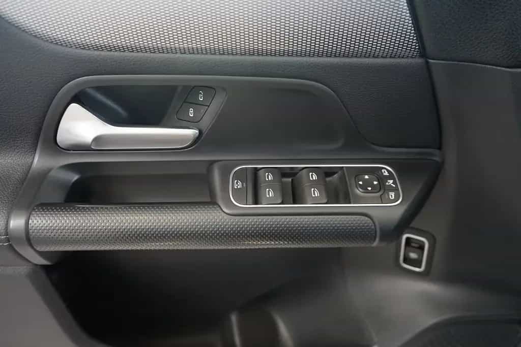 Mercedes-Benz B 180 d MBUX+NAVI+KEYLESS GO+TEMPOMAT+RÜCKFAHRKAM 05/2020-photo-23