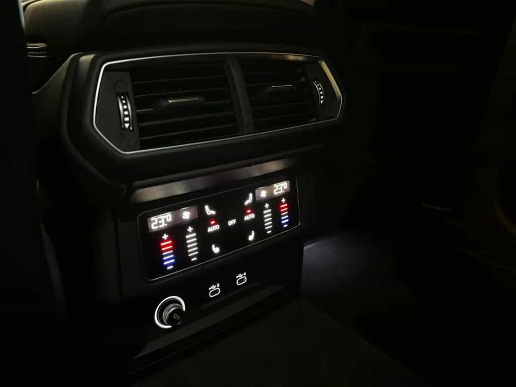 Lamborghini Urus 4.0 V8 Autom.-23"-PANO-B&O-MWST.-GARANTIE- 06/2022-photo-17