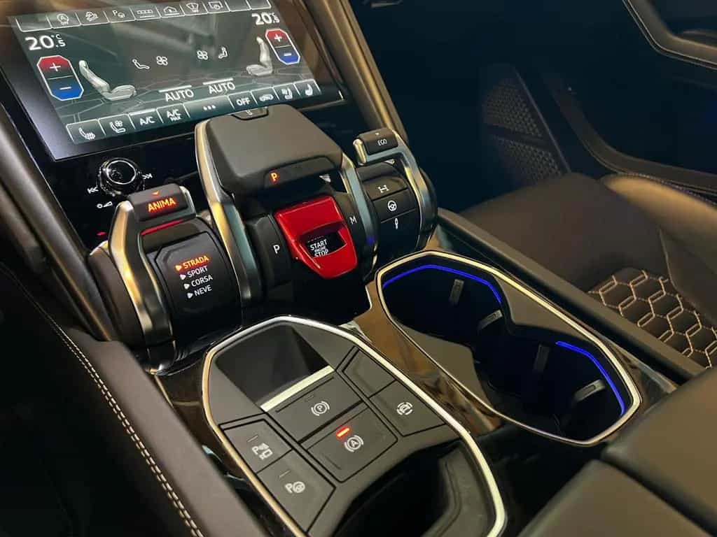 Lamborghini Urus 4.0 V8 Autom.-23"-PANO-B&O-MWST.-GARANTIE- 06/2022-photo-19