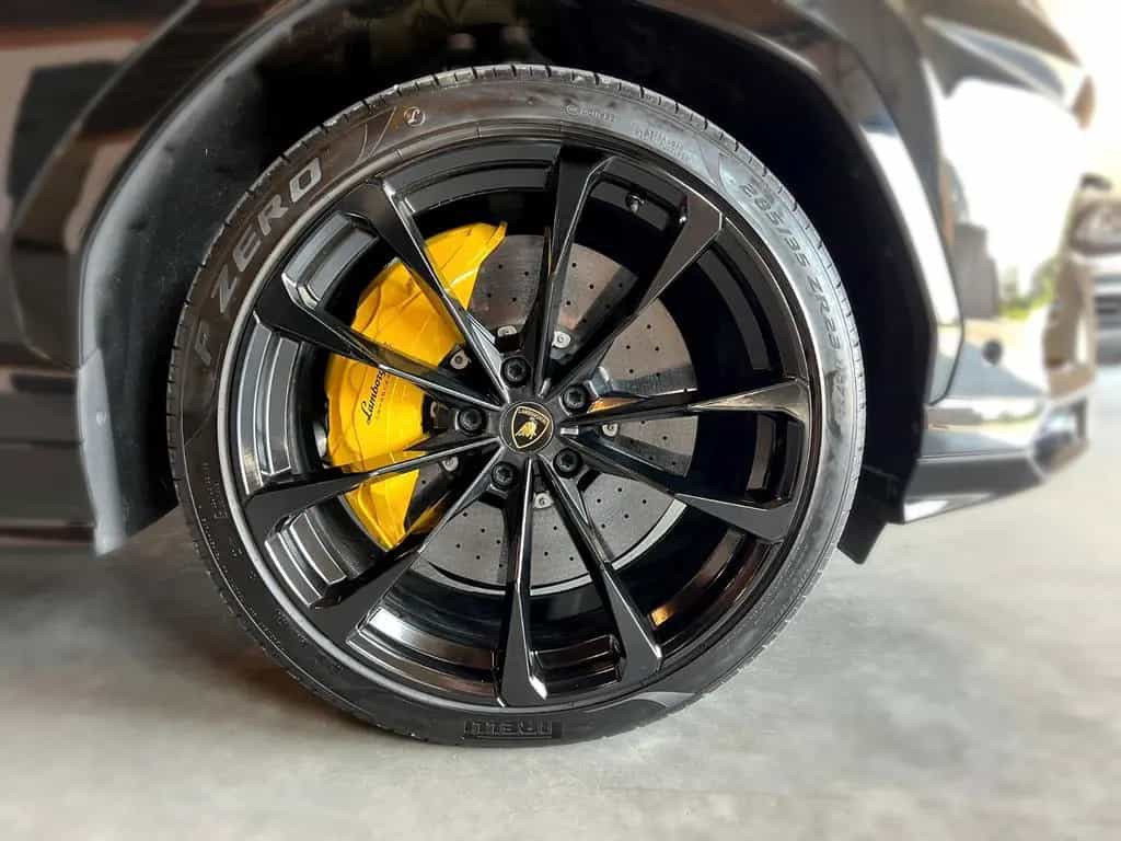 Lamborghini Urus 4.0 V8 Autom.-23"-PANO-B&O-MWST.-GARANTIE- 06/2022-photo-23