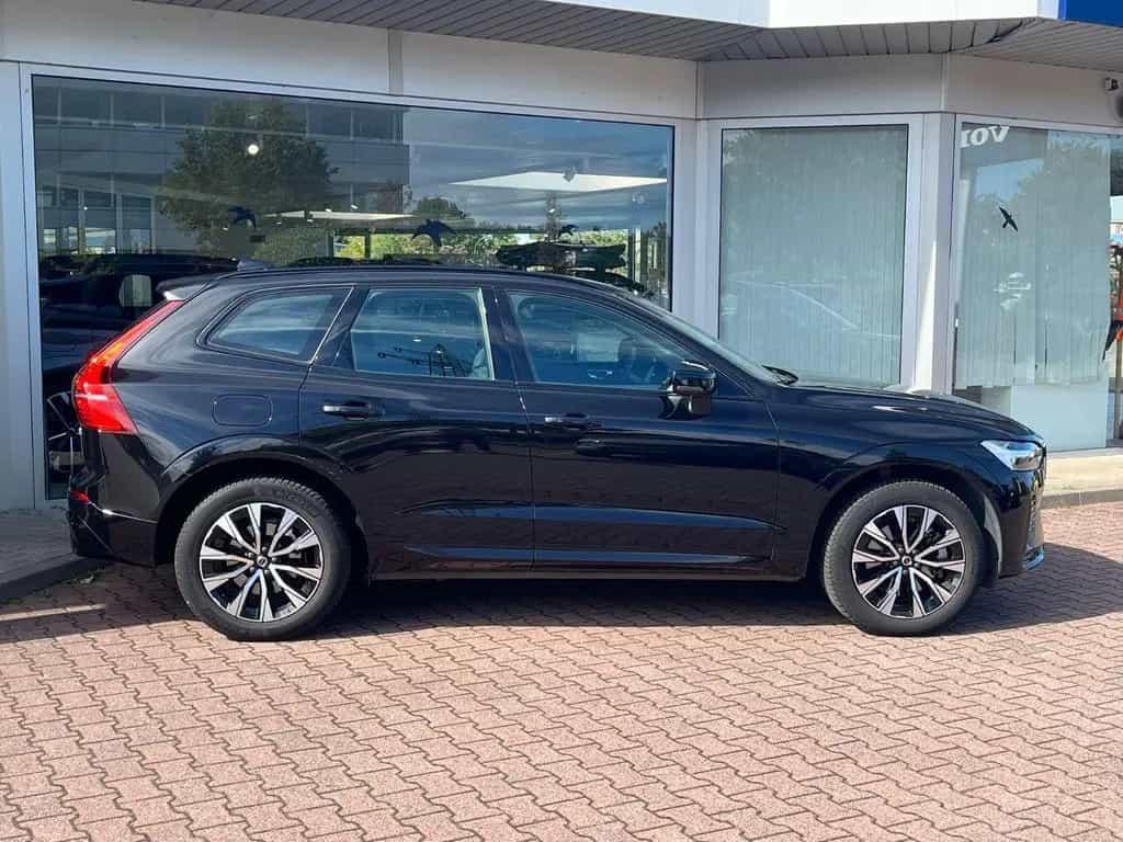 Volvo XC60 B4 D Plus Dark Auto 01/2024-photo-1