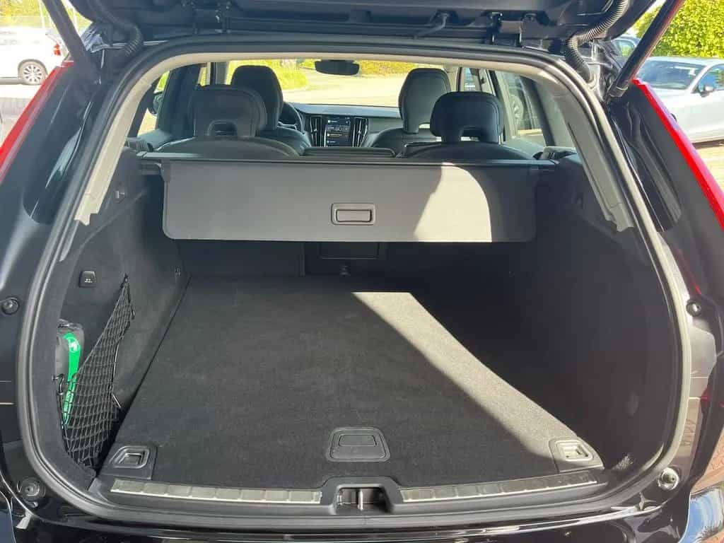 Volvo XC60 B4 D Plus Dark Auto 01/2024-photo-10