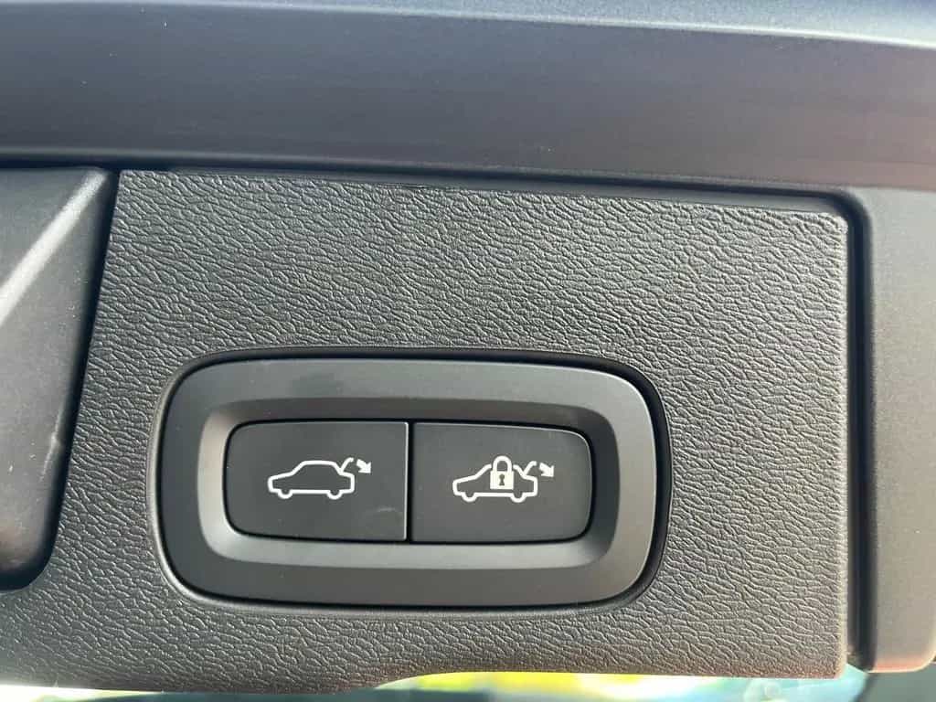 Volvo XC60 B4 D Plus Dark Auto 01/2024-photo-14