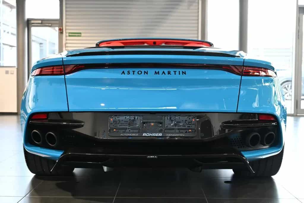 Aston Martin DBS Volante / Elwood Blue-Vivid Red / Titan-AGA 08/2022-photo-13