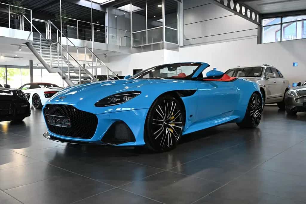 Aston Martin DBS Volante / Elwood Blue-Vivid Red / Titan-AGA 08/2022-photo-7