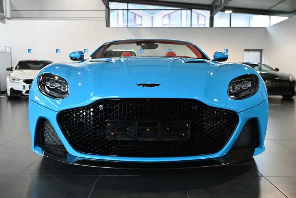 Aston Martin DBS Volante / Elwood Blue-Vivid Red / Titan-AGA 08/2022-photo-8