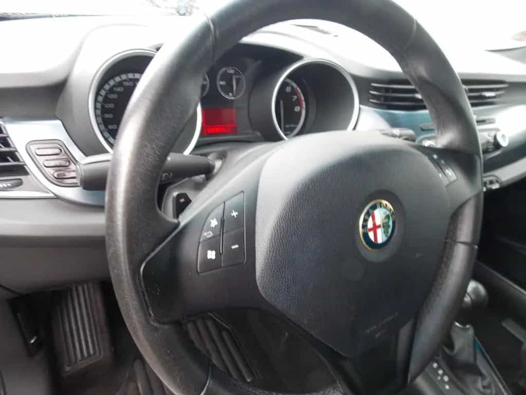 Alfa Romeo Giulietta Turismo Automatik aus 1.Hand/HU NEU 01/2014-photo-13