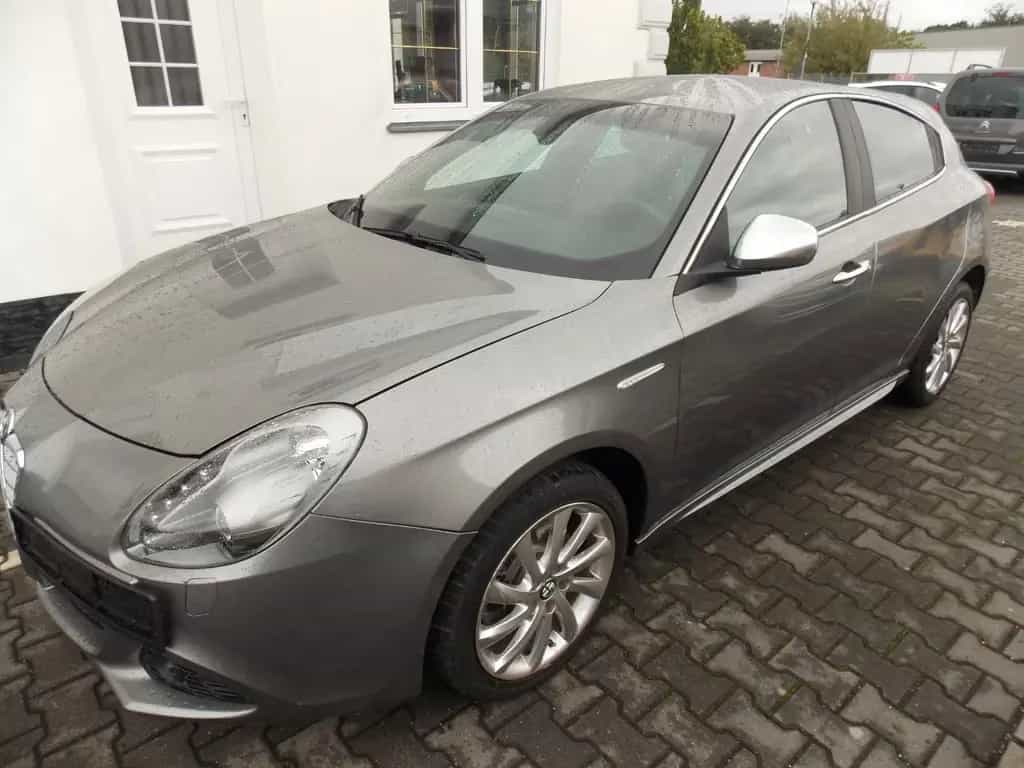 Alfa Romeo Giulietta Turismo Automatik aus 1.Hand/HU NEU 01/2014-photo-3