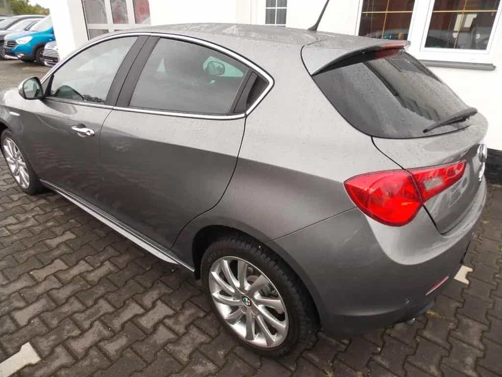 Alfa Romeo Giulietta Turismo Automatik aus 1.Hand/HU NEU 01/2014-photo-5
