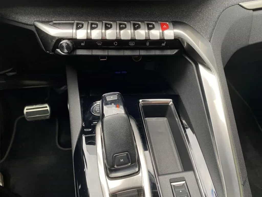 Peugeot 3008 Roadtrip 1.2 PT 130 *Navi Digitales Cockpit 03/2022-photo-19