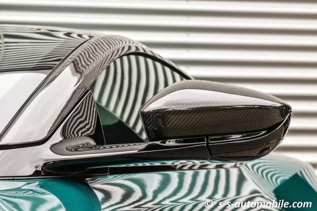 Aston Martin DBS 770 Ultimate Titanium Abgas Lightweight Seat 06/2024-photo-1
