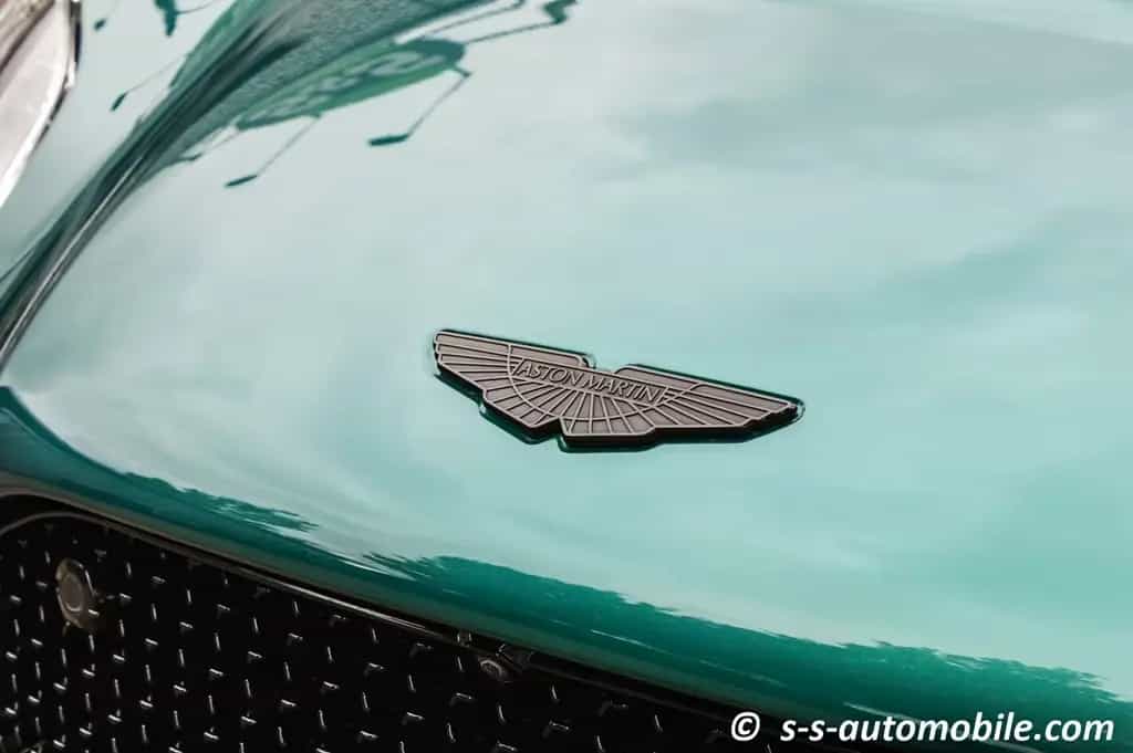 Aston Martin DBS 770 Ultimate Titanium Abgas Lightweight Seat 06/2024-photo-14